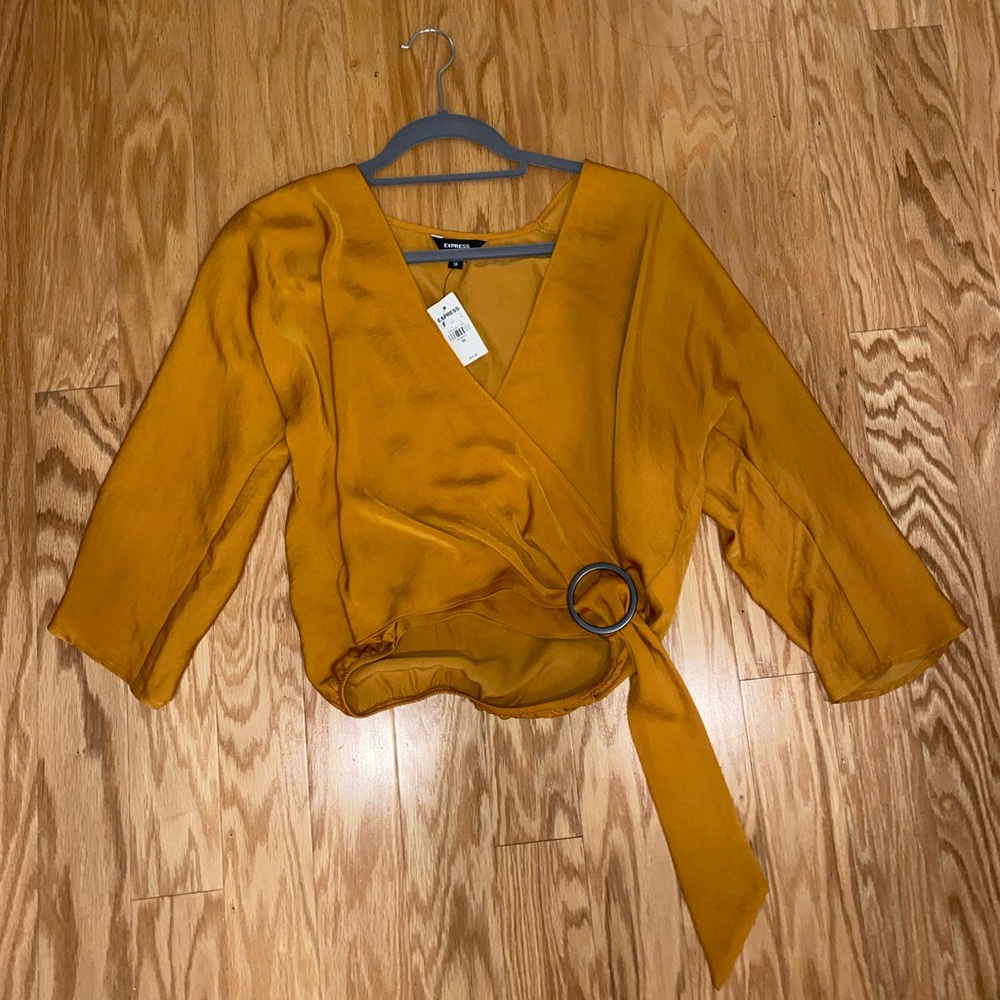 Silk top with buckle detail